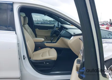 2017 Cadillac Xt5 Standard z USA, uszkodzony, nr VIN 1GYKNARS8HZ317238